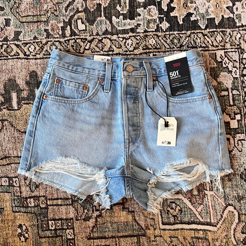 Levi's 501 Shorts in Size 27